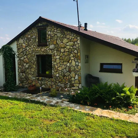Holiday home Czytelnia W Sadzie *