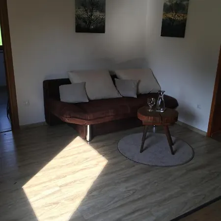 Ferienhaus Czytelnia W Sadzie *