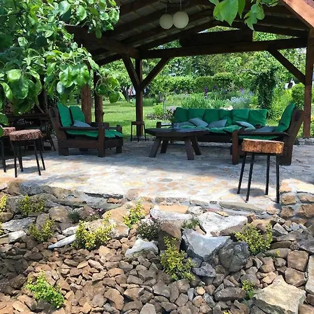 Czytelnia W Sadzie Holiday home Krzykawka